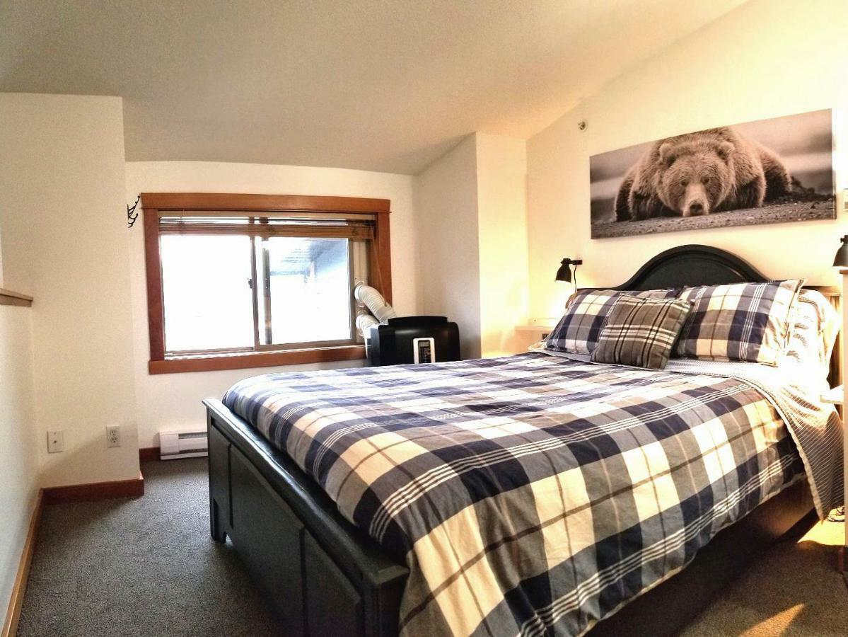 Downtown Loft, Mountain Views, Fireplace, Couple'S Retreat, Walker'S Paradise Canmore Extérieur photo